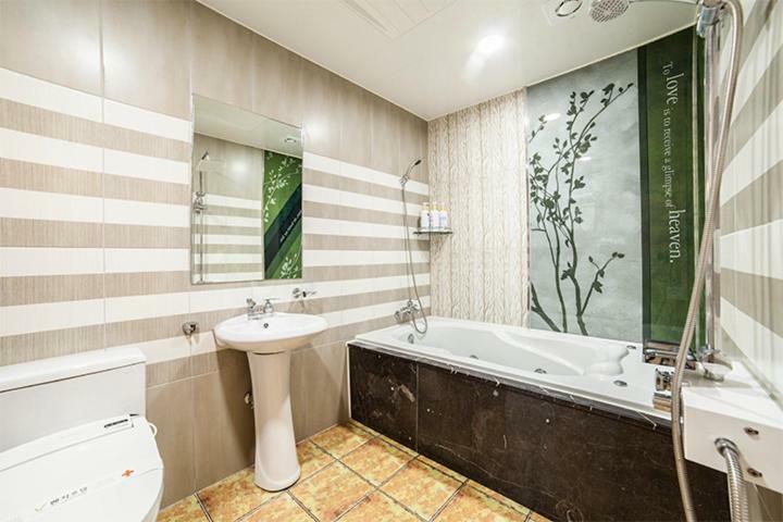 Venture Hotel Gwangju Metropolitan City Bagian luar foto